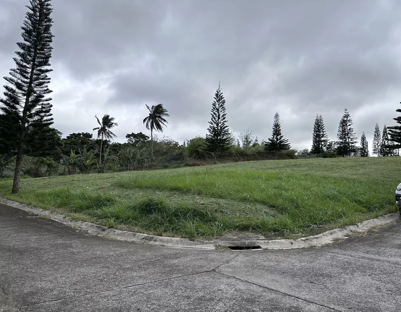 298 sqm Corner Lot in Metrogate Tagaytay Estates for PHP5.8M (near Skyranch and Mahogany Market), Tagaytay, Cavite