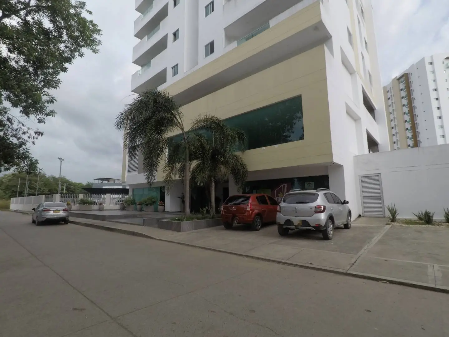 CR 16 A # 51 - 47 AP 1701 ED TRIBEKA