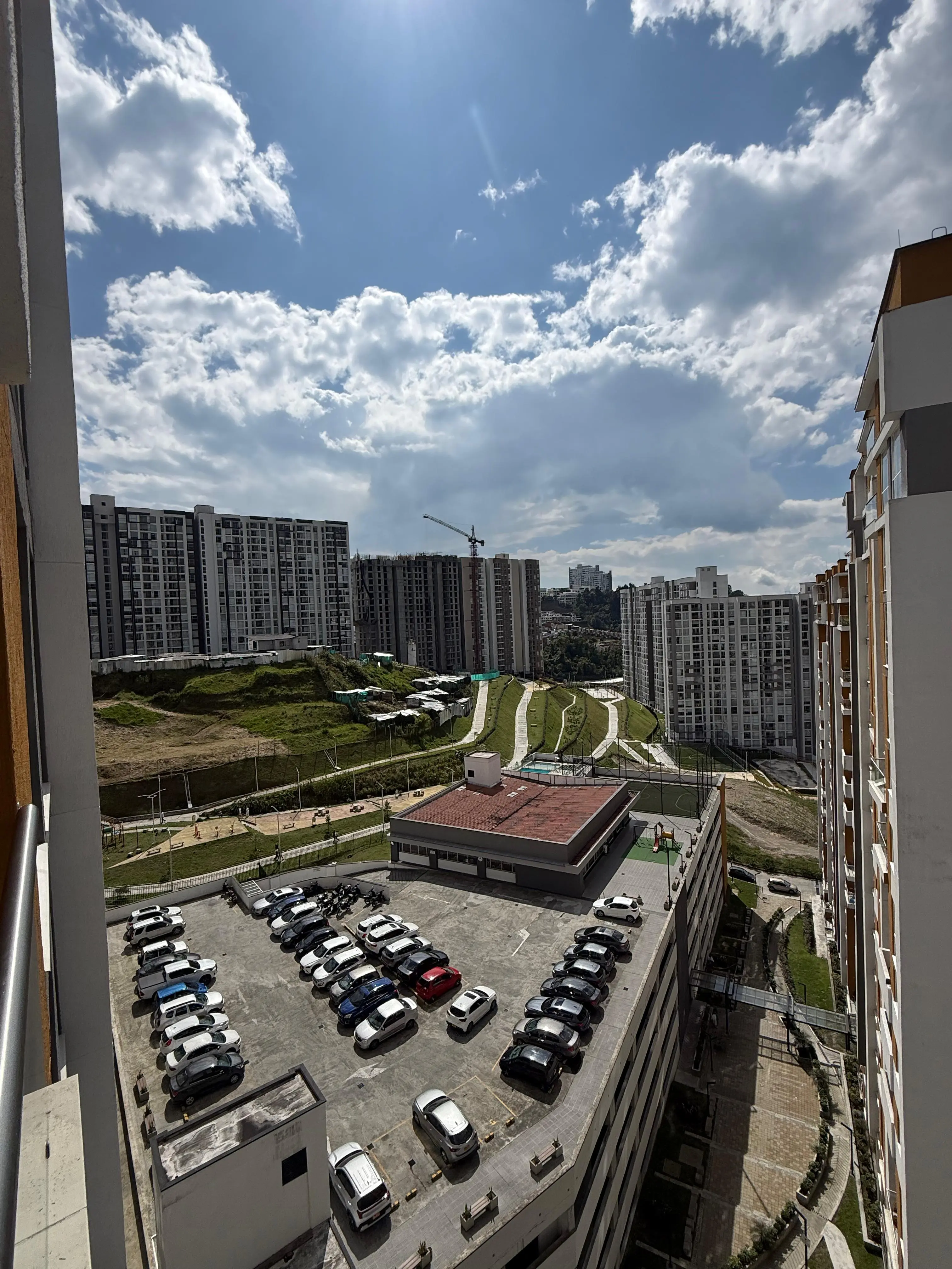Auto servicio Bella suiza, Avenida Kevin Ángel, Manizales, Caldas, Colombia