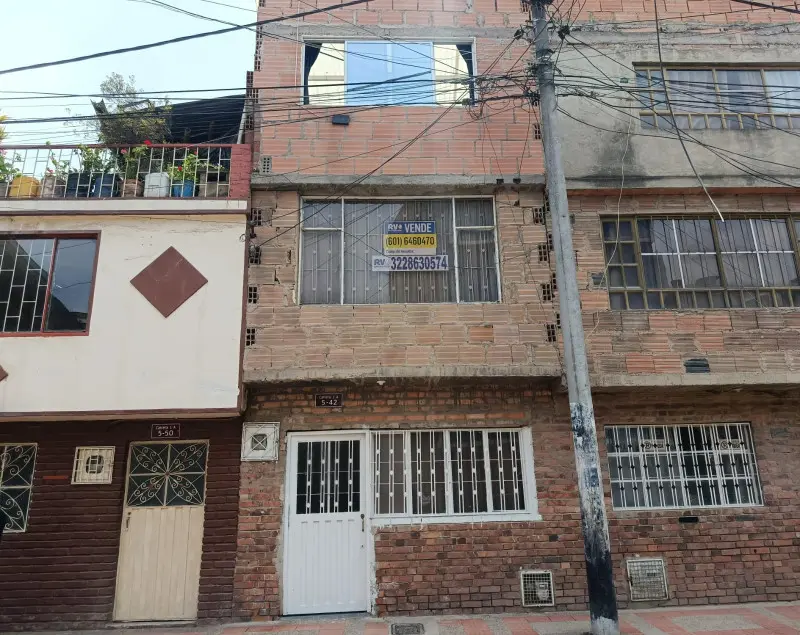 CARRERA 30 A No.  5 -  38