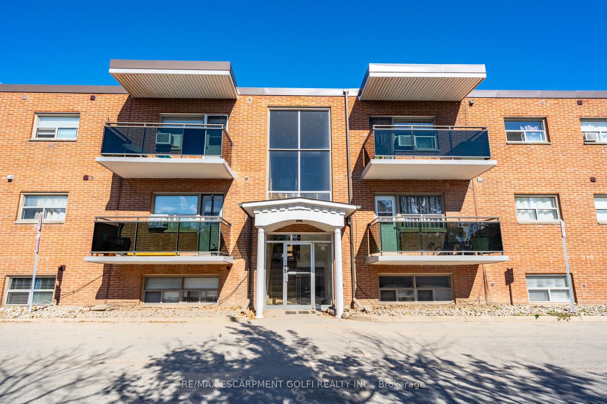 102-264 Oakdale Avenue, St. Catharines, ON