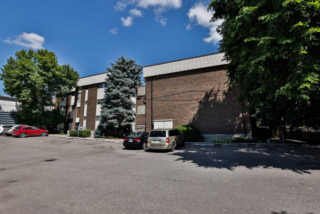 201-2207 8 Avenue S, Lethbridge, AB