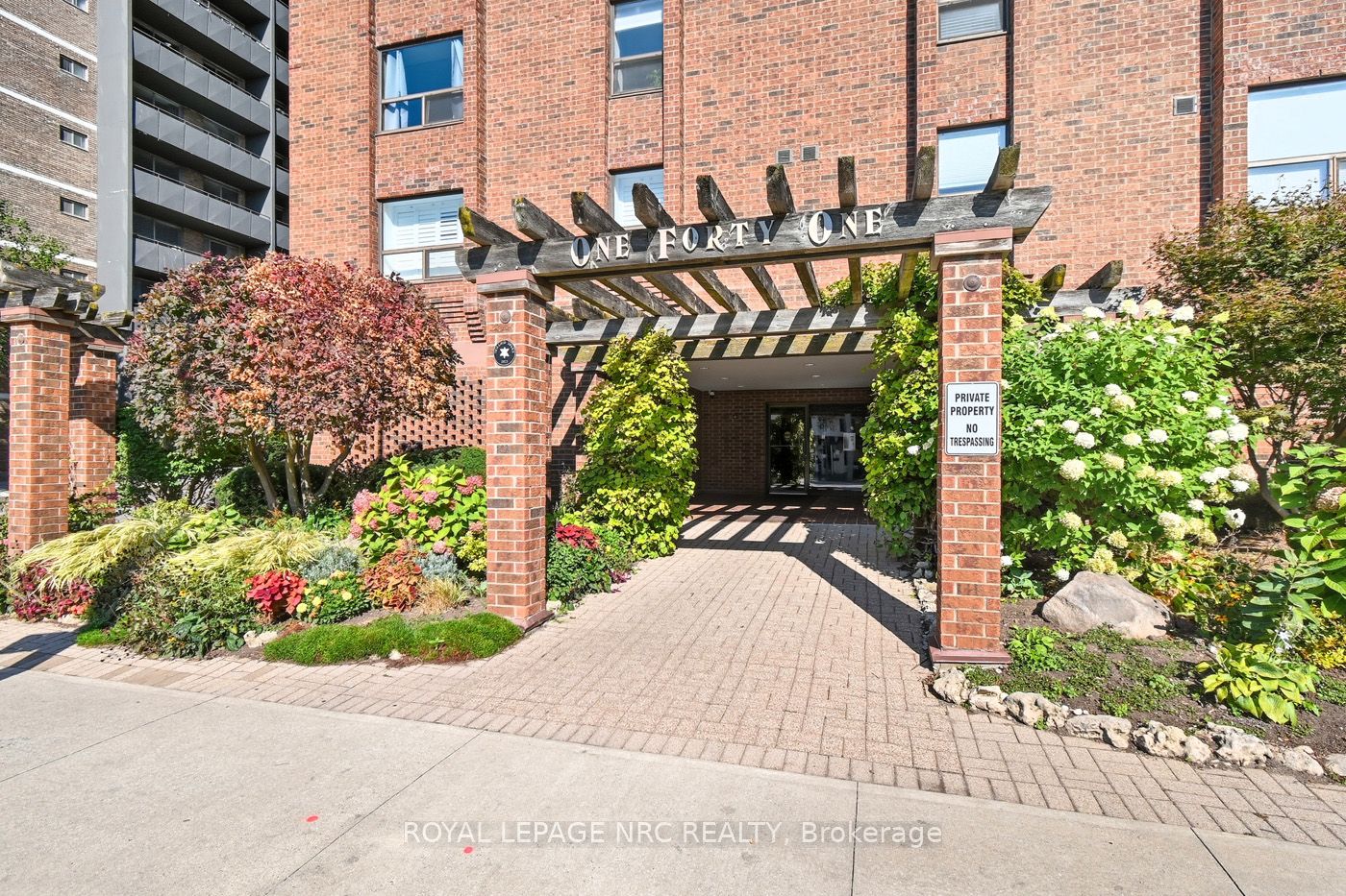 401-141 Church Street, St. Catharines, ON